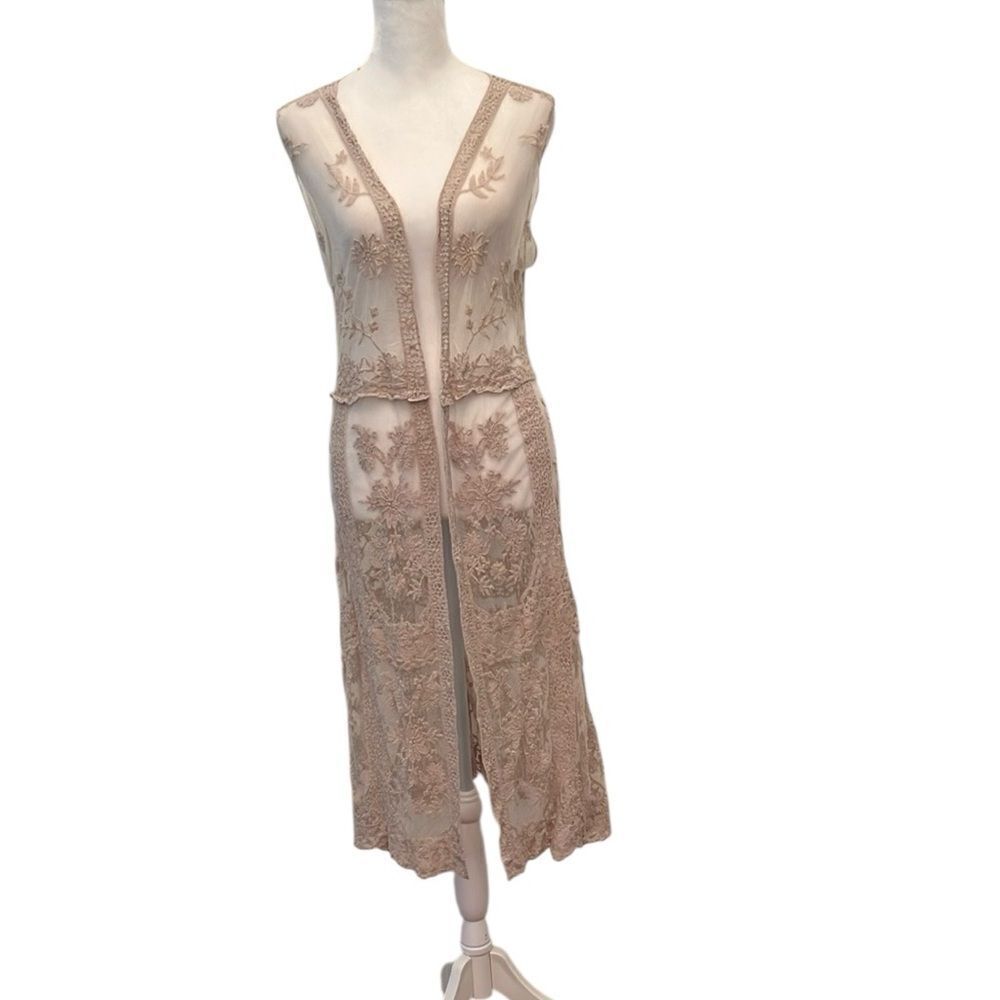 NWT Rebellion szS “oatmeal” color long lace embroidered vest cover up kimono